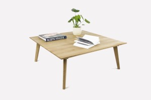 Square coffee table / 90 