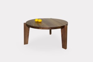 K. Table / walnut