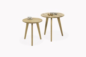 Two small coffee tables / round
